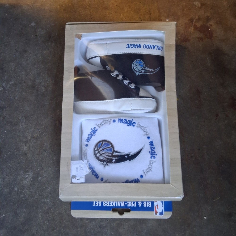 NBA Orlando Magic Baby Fanatic Bib and Pre-Walkers Shoe Set 0-6 Months NEW